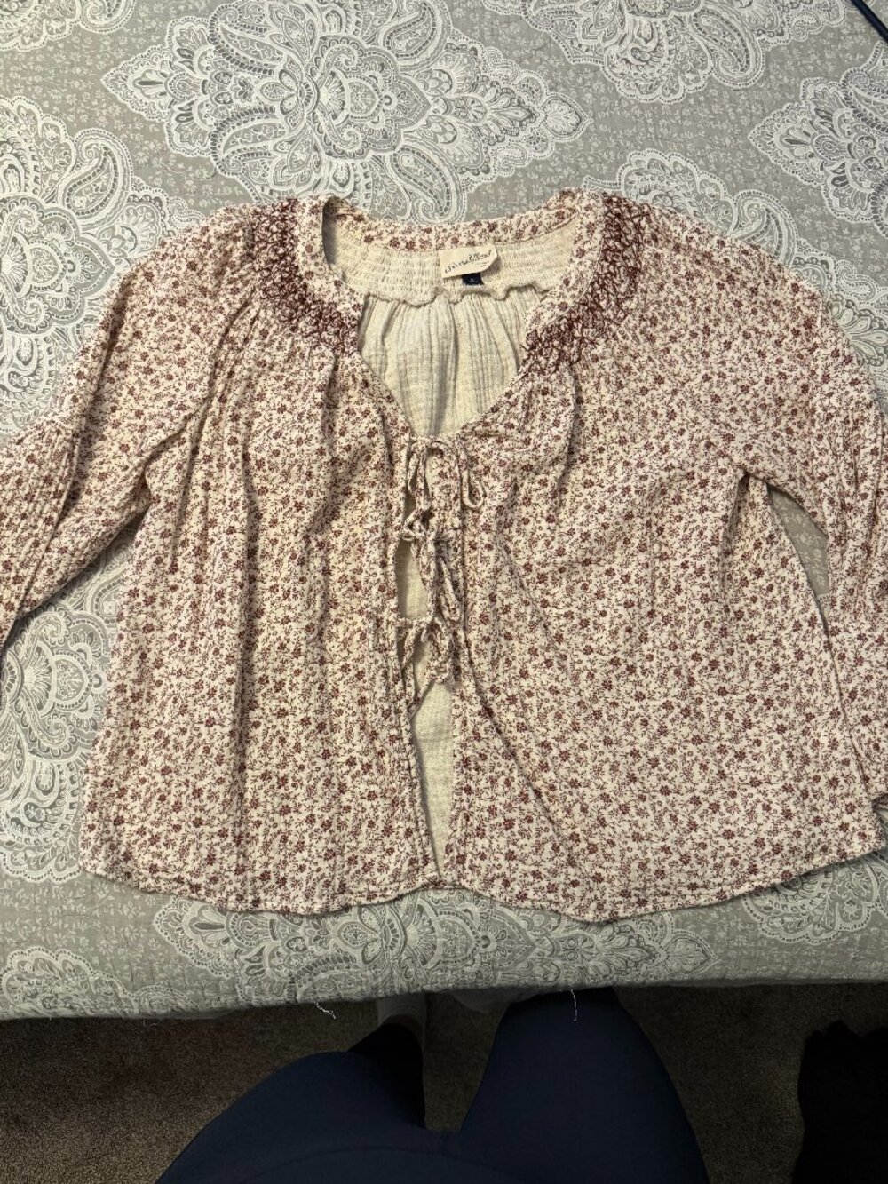 Universal Thread Floral Wrap Top Women’s M Puff Sleeve